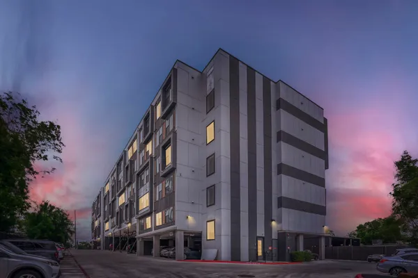 $1,100 | 6324 North Lamar Boulevard, Unit 405, Austin, TX 78752