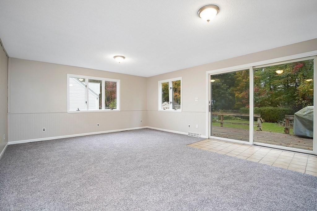 645 Allen Street Springfield, MA 01118 - Photo 11 of 29