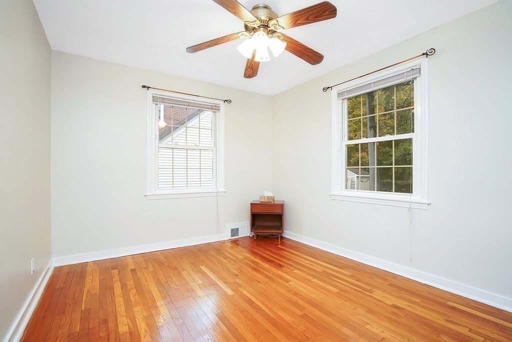 645 Allen Street Springfield, MA 01118 - Photo 14 of 29