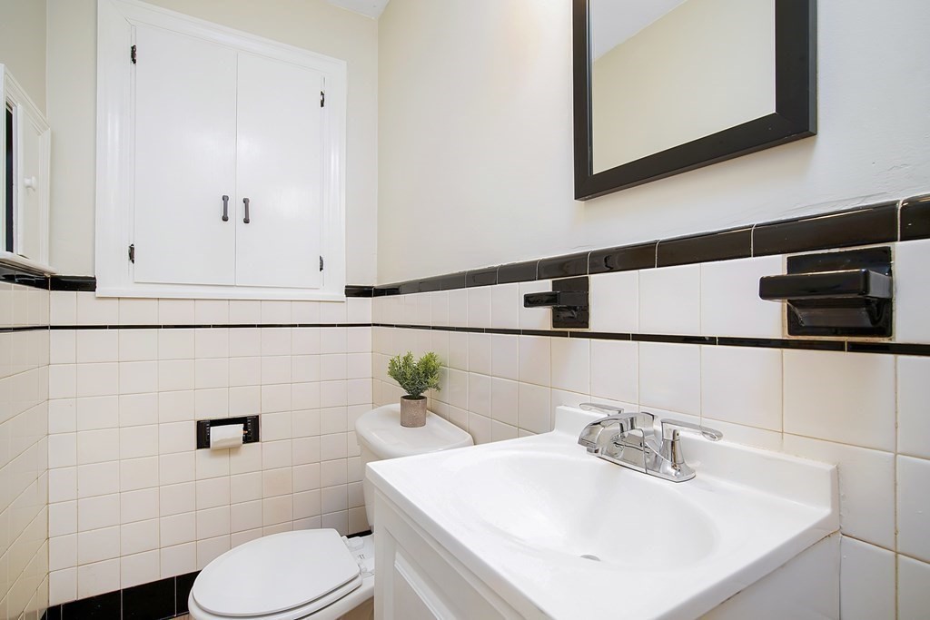645 Allen Street Springfield, MA 01118 - Photo 15 of 29
