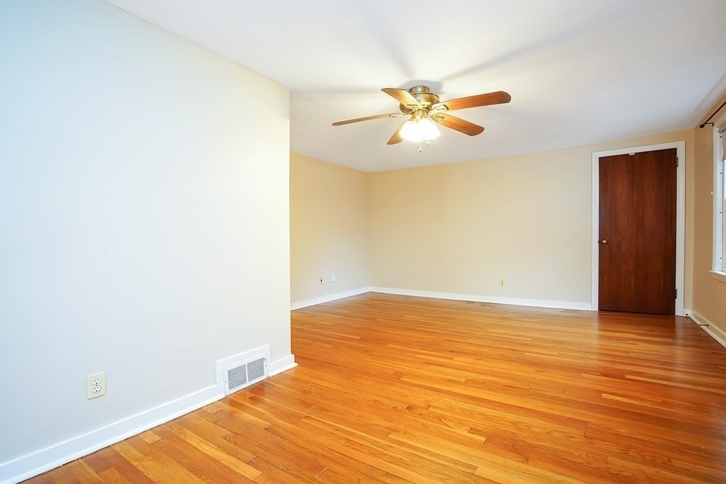 645 Allen Street Springfield, MA 01118 - Photo 16 of 29