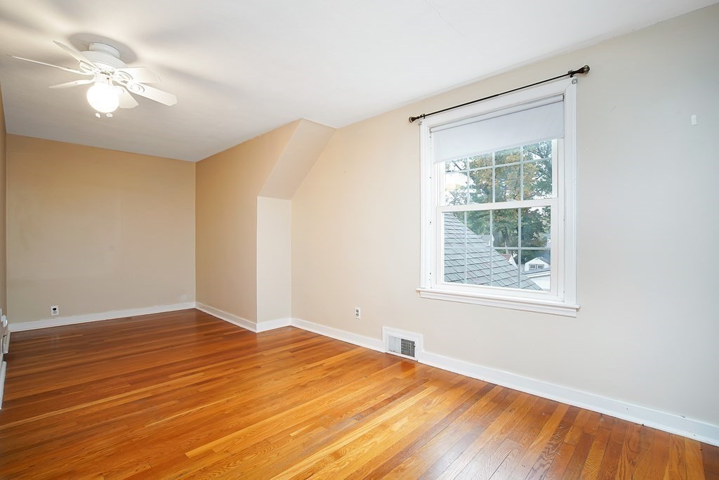 645 Allen Street Springfield, MA 01118 - Photo 18 of 29