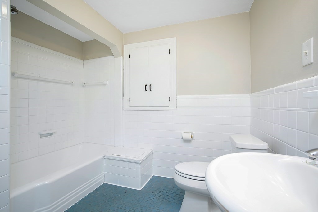 645 Allen Street Springfield, MA 01118 - Photo 23 of 29