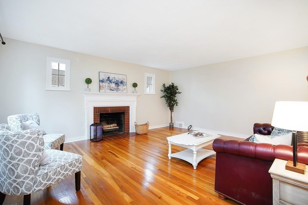 645 Allen Street Springfield, MA 01118 - Photo 3 of 29