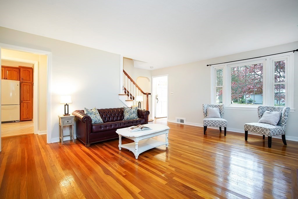 645 Allen Street Springfield, MA 01118 - Photo 5 of 29