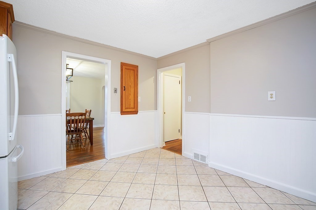 645 Allen Street Springfield, MA 01118 - Photo 10 of 29