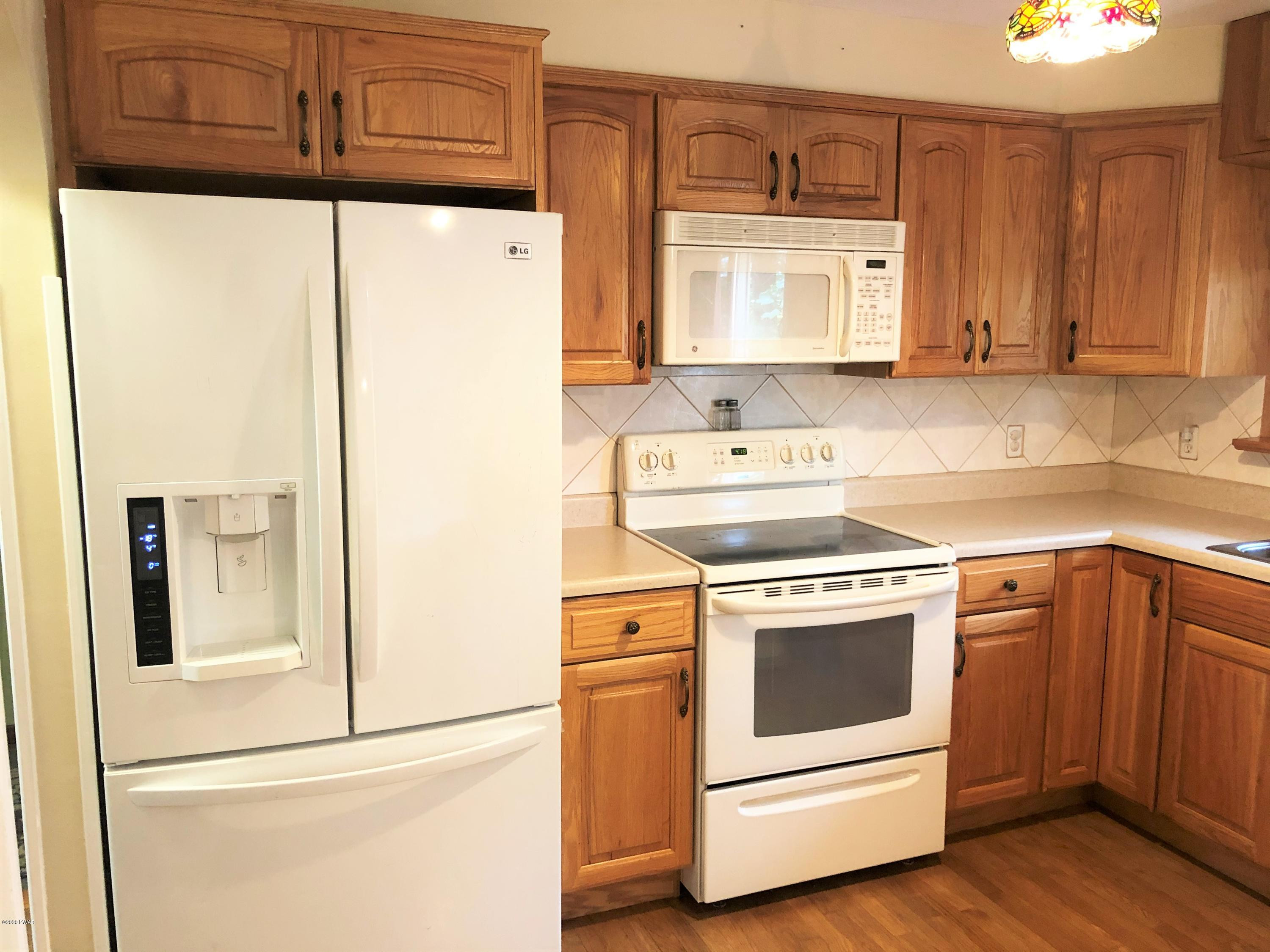 526 Rocky Run Road Hawley, PA 18428 - Photo 28 of 62 Eat-in-Kitchen