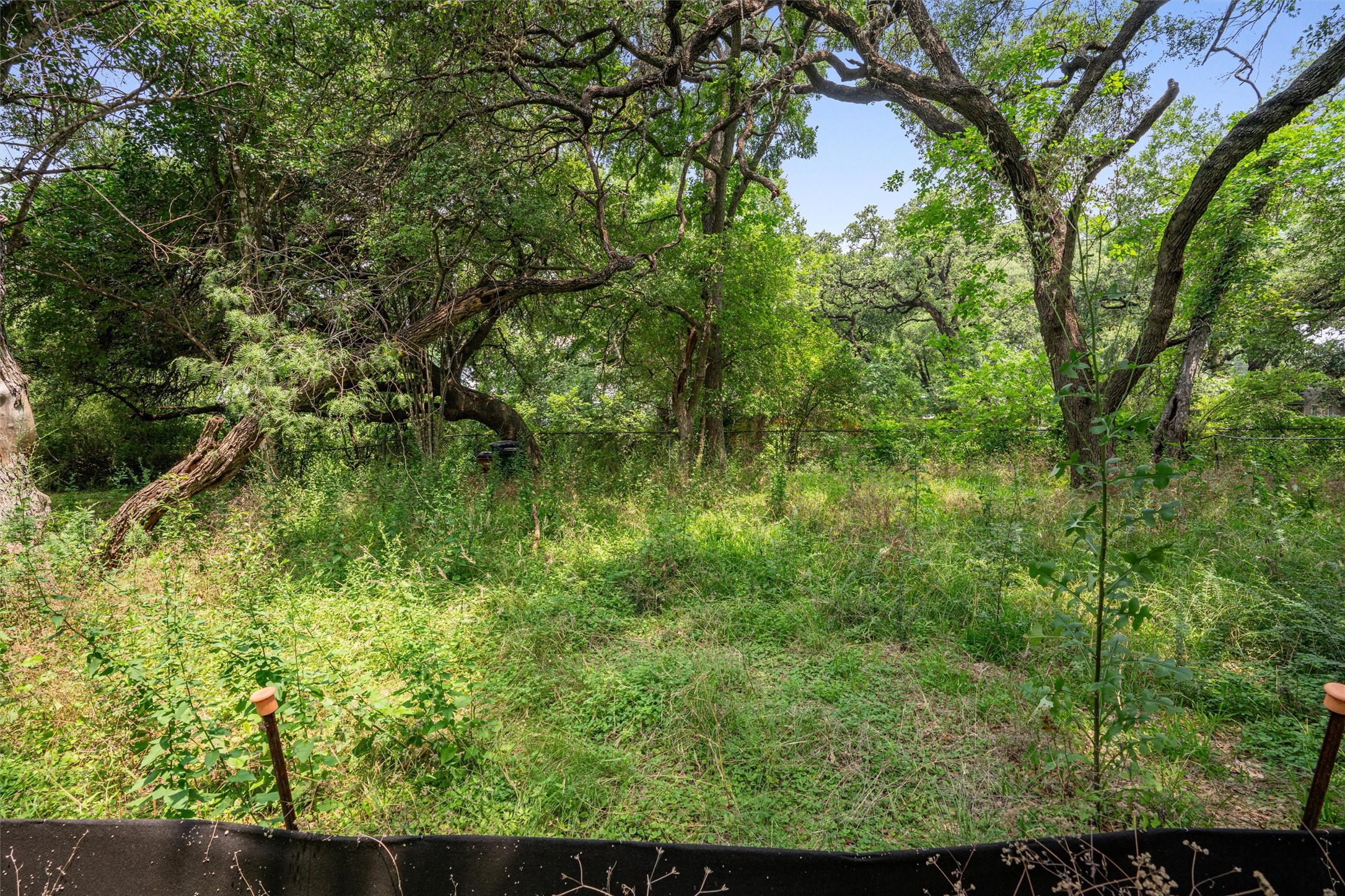 3928 East 16th Street Austin, TX 78721 - Photo 17 of 32