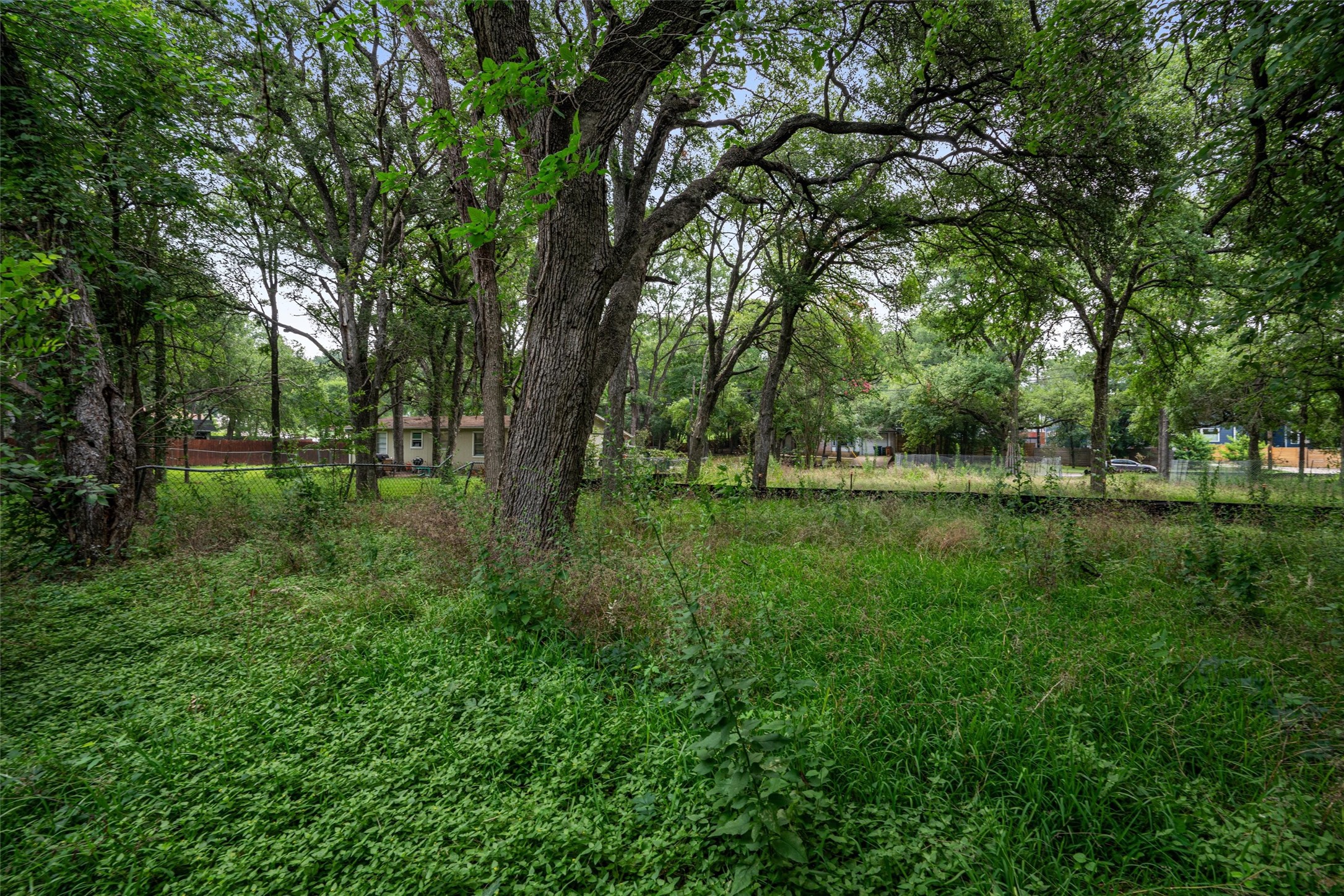 3928 East 16th Street Austin, TX 78721 - Photo 22 of 32