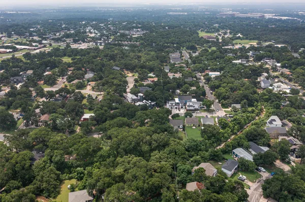 an aerial view of multiple house