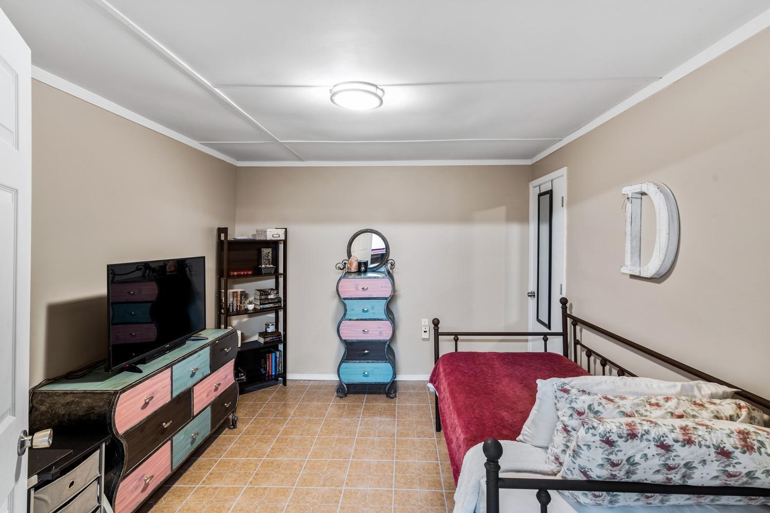 1082 Anderson Ferry Road Cincinnati, OH 45238 - Photo 24 of 36