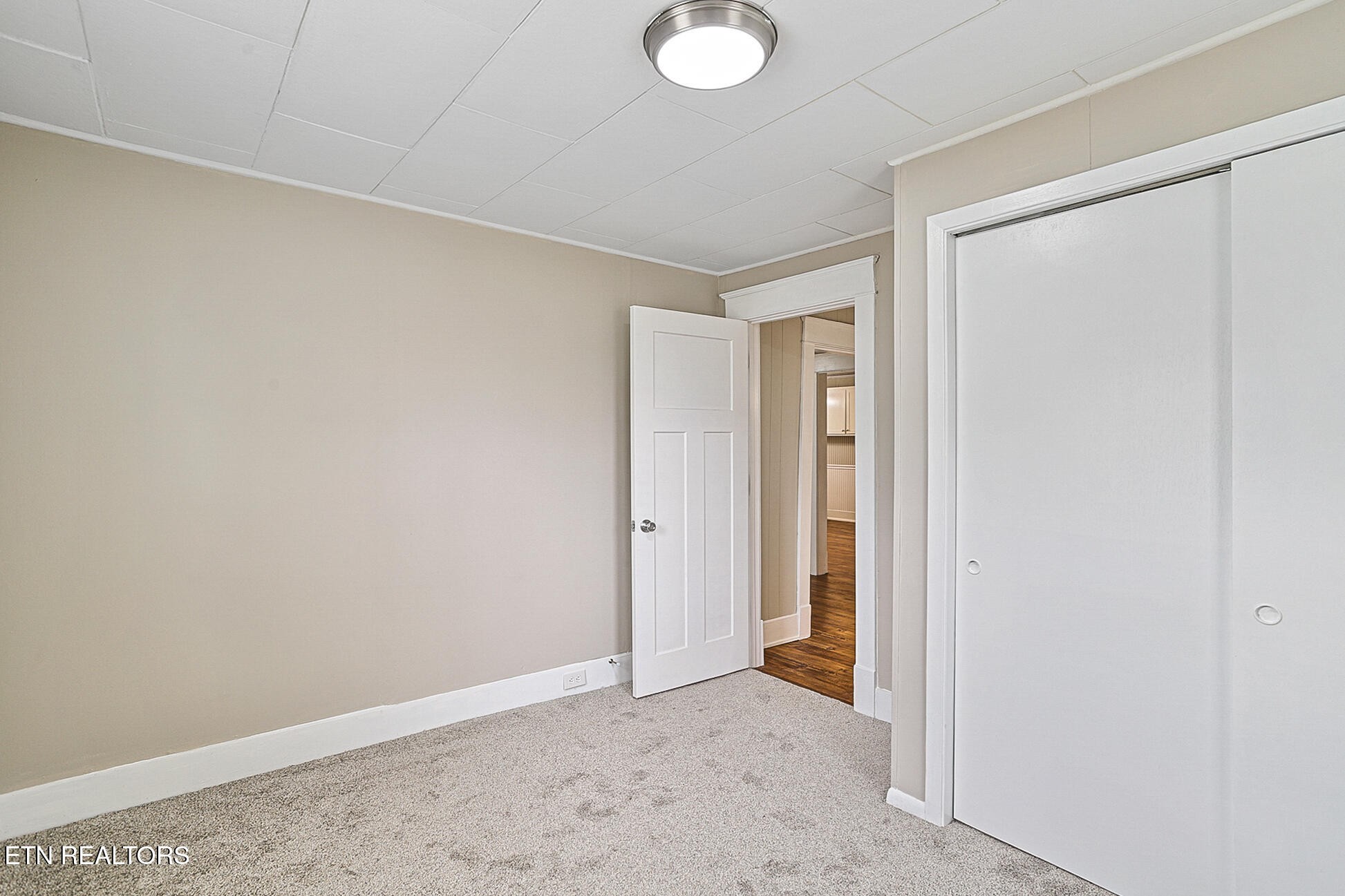 353 Lee Road Clinton, TN 37716 - Photo 11 of 33 Gallery Image 11