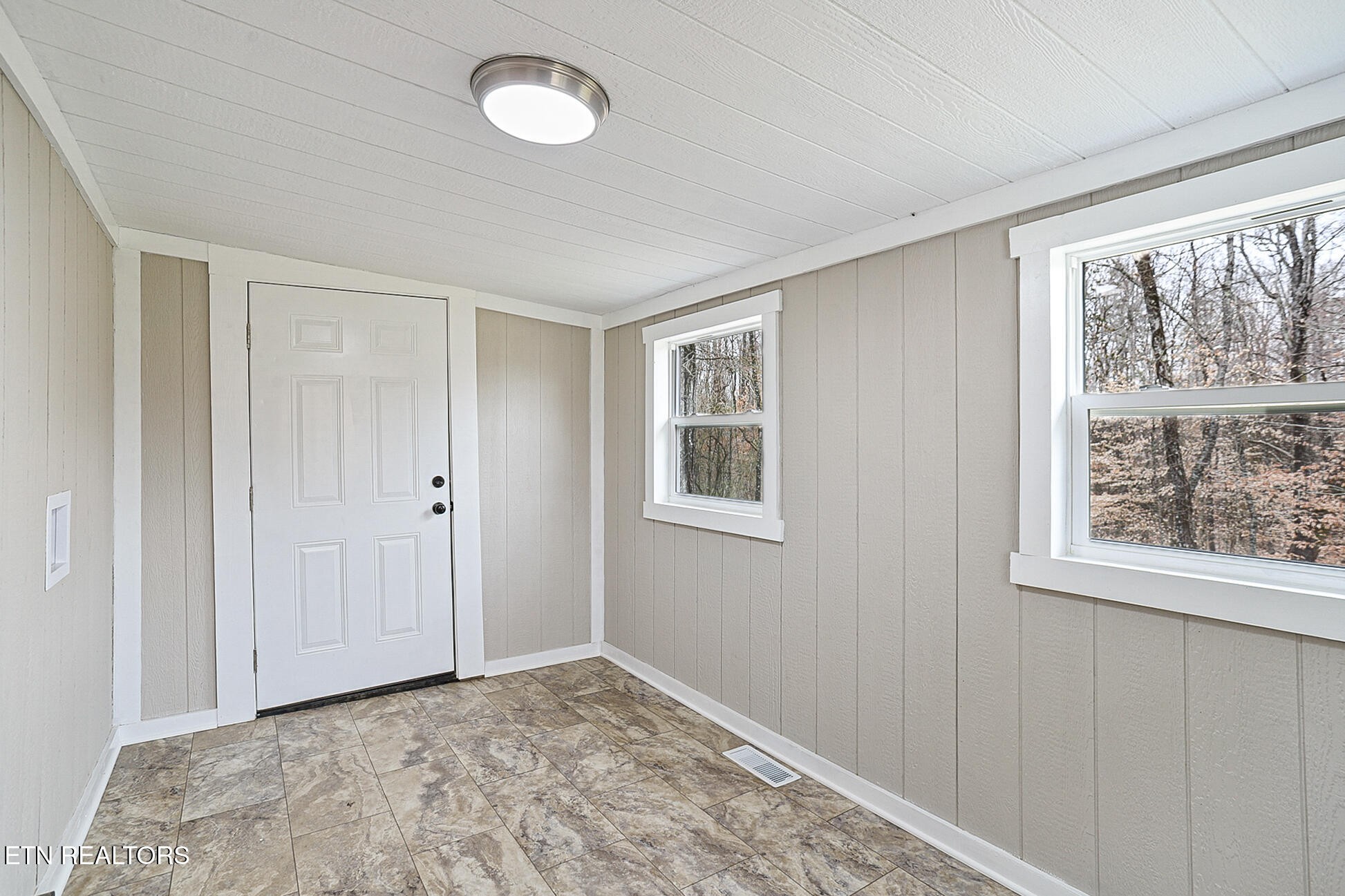 353 Lee Road Clinton, TN 37716 - Photo 23 of 33 Gallery Image 23