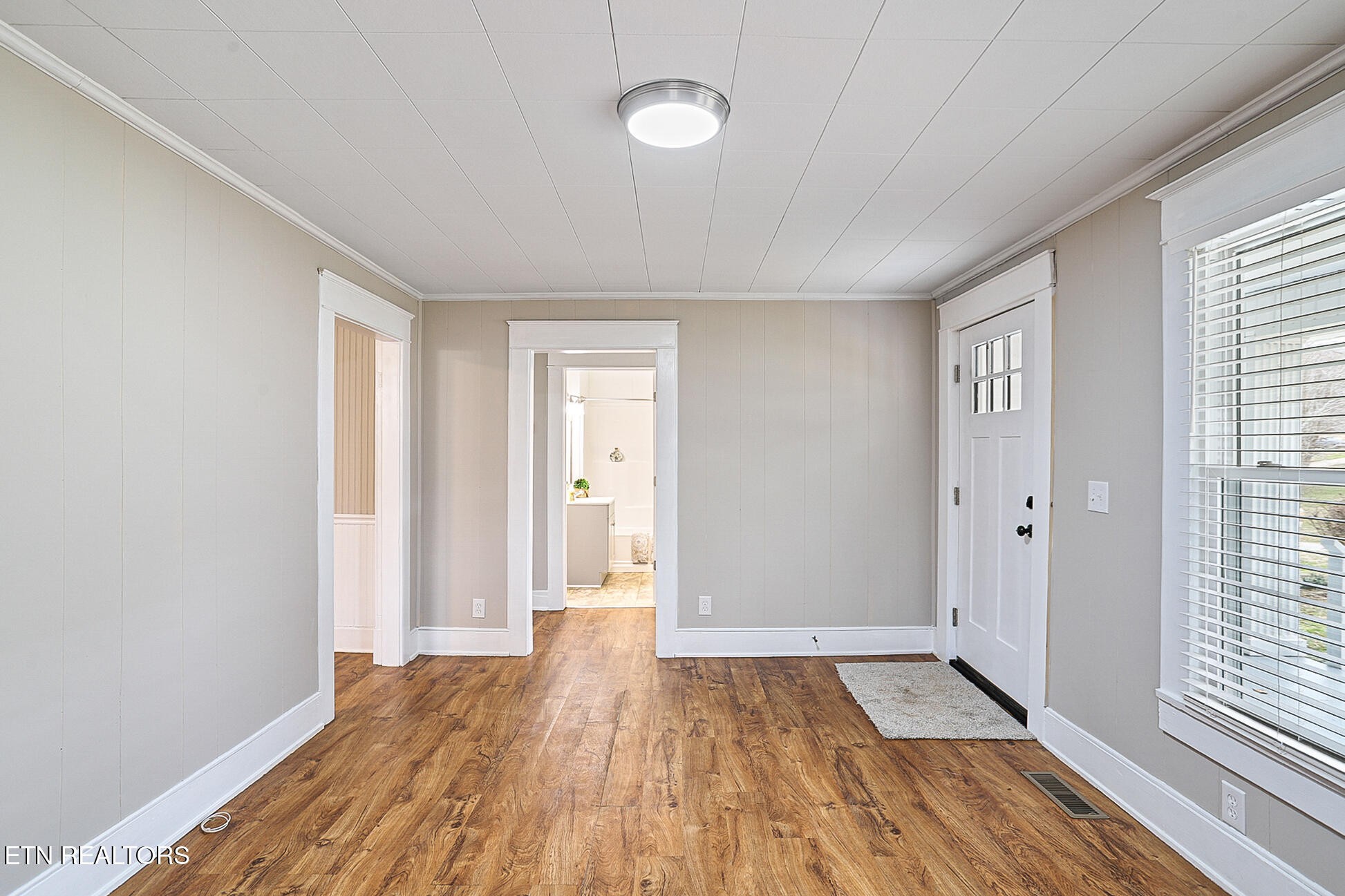 353 Lee Road Clinton, TN 37716 - Photo 3 of 33 Gallery Image 3