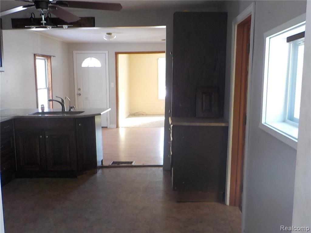 6274 South Reed Road Durand, MI 48429 - Photo 5 of 19 DSCN1622.JPG