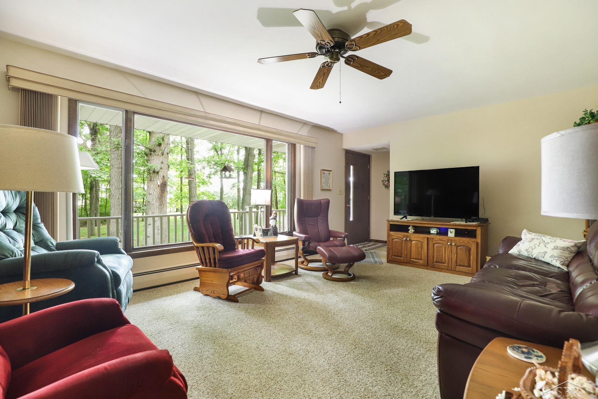 9527 Bender Road Frankenmuth, MI 48734 - Photo 7 of 58 50084181-6.JPG