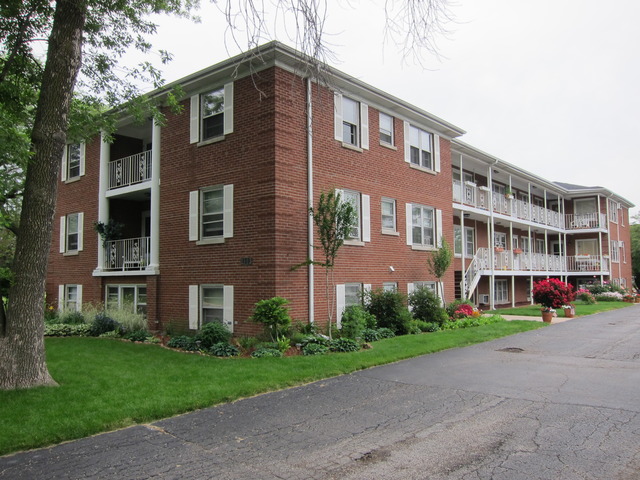 1905 Parkside Drive, Unit 1C Park Ridge, IL 60068 - Photo 1 of 9