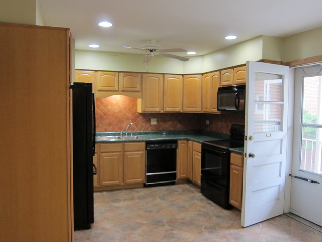 1905 Parkside Drive, Unit 1C Park Ridge, IL 60068 - Photo 4 of 9