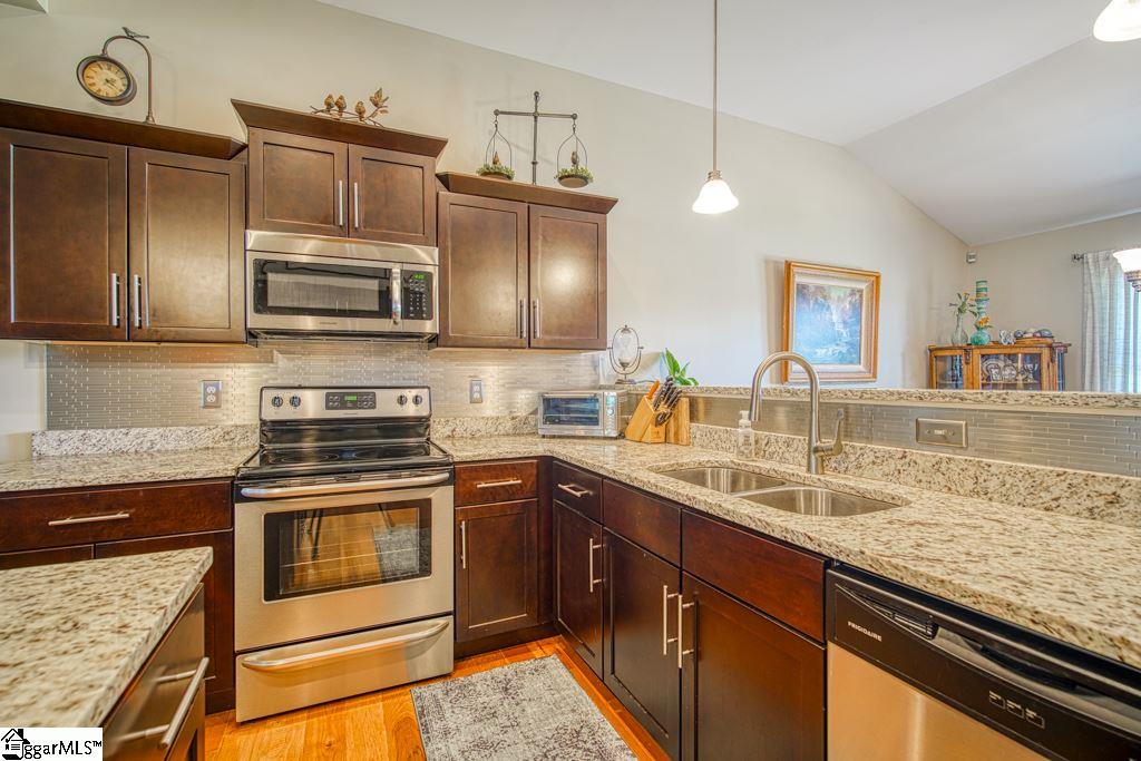 403 Braeburn Fields Inman, SC 29349 - Photo 7 of 36