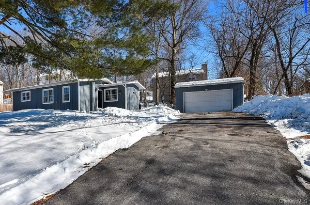 $349,000 | 320 Walnut Avenue, New Windsor, NY 12553