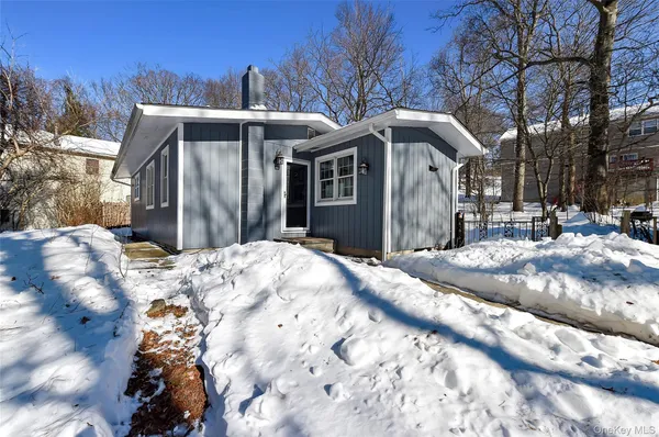 $349,000 | 320 Walnut Avenue, New Windsor, NY 12553