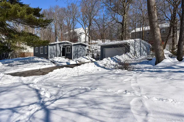 $349,000 | 320 Walnut Avenue, New Windsor, NY 12553