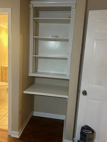 a view of a livingroom with an entryway