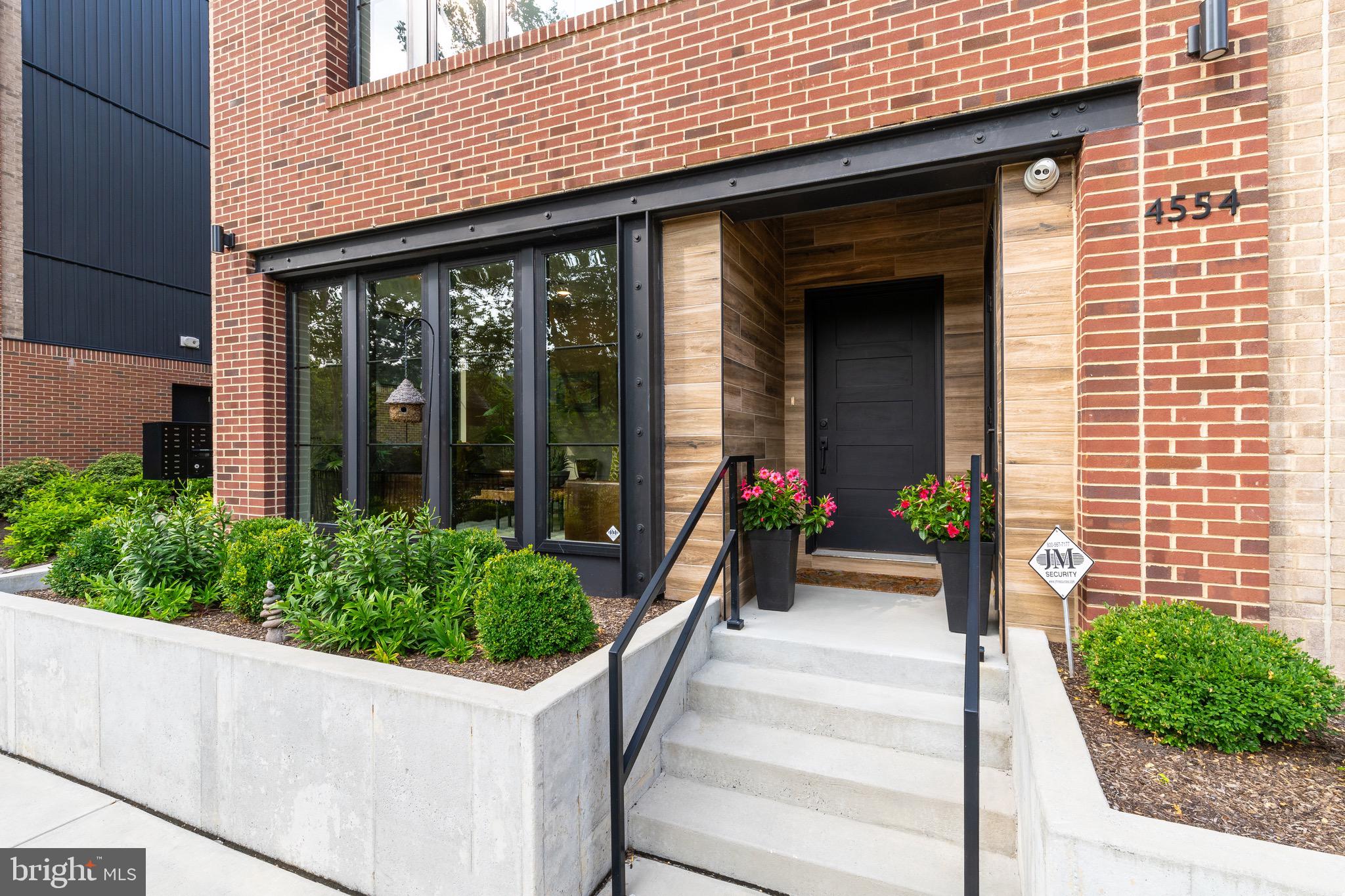 4554 Riverside Way Philadelphia, PA 19127 - Photo 54 of 57 Front