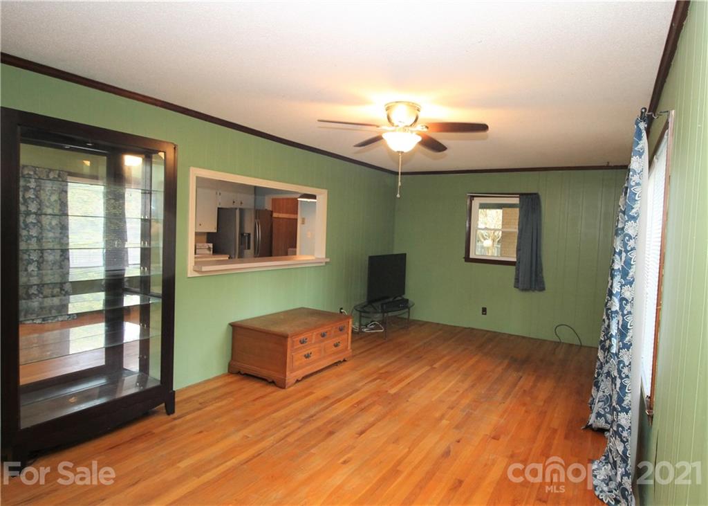 517 Rutledge Drive Catawba, SC 29704 - Photo 11 of 20 a bedroom with a bed and a window