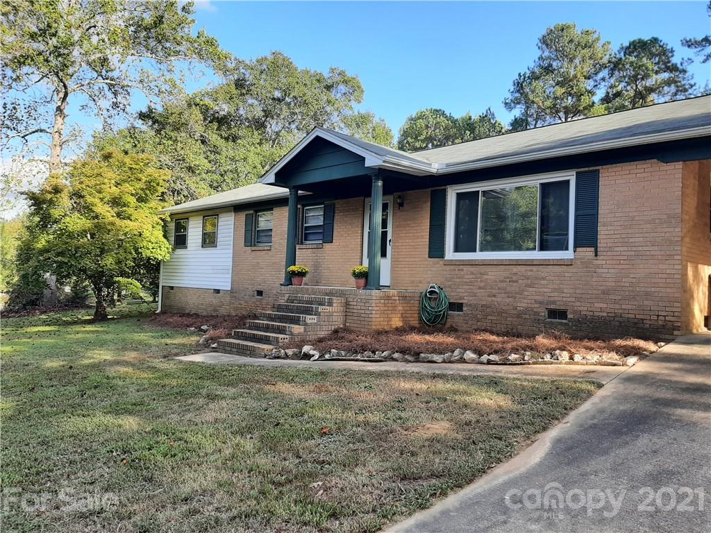 517 Rutledge Drive Catawba, SC 29704 - Photo 2 of 20 a view of a house with a yard