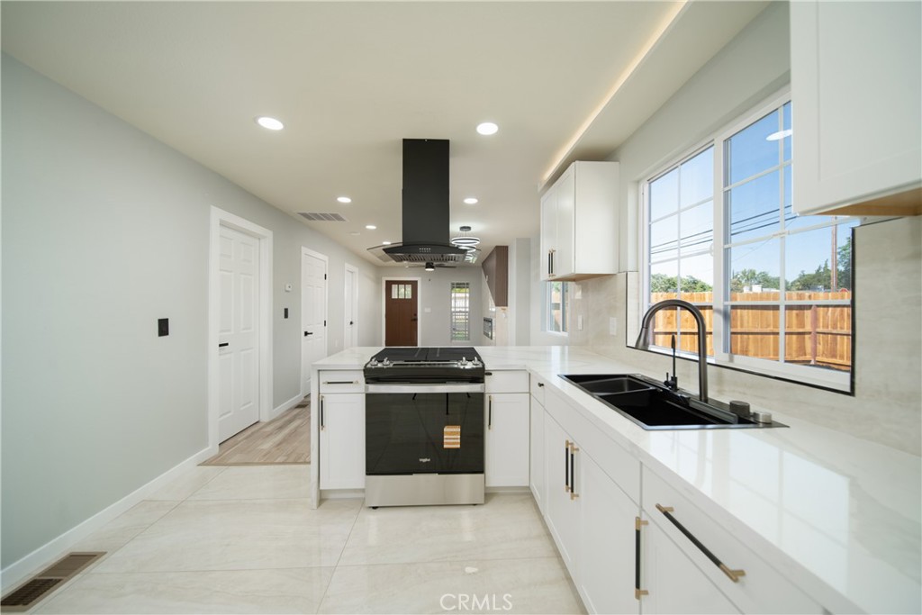 204 West 25th Street Merced, CA 95340 - Photo 10 of 22 kitchen/sink