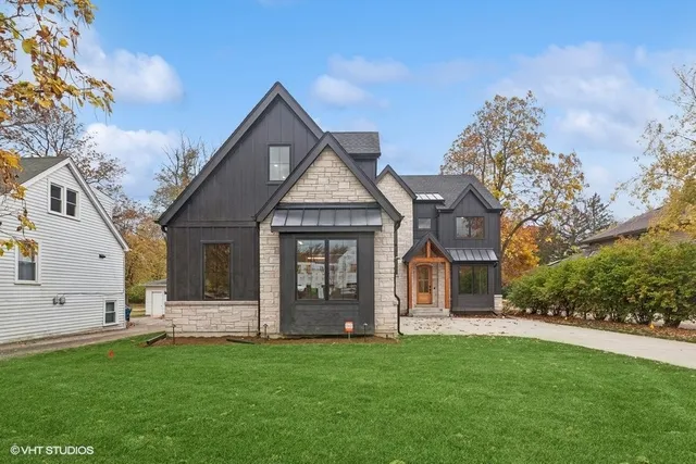 $1,725,000 | 6111 Dunham Road, Downers Grove, IL 60516