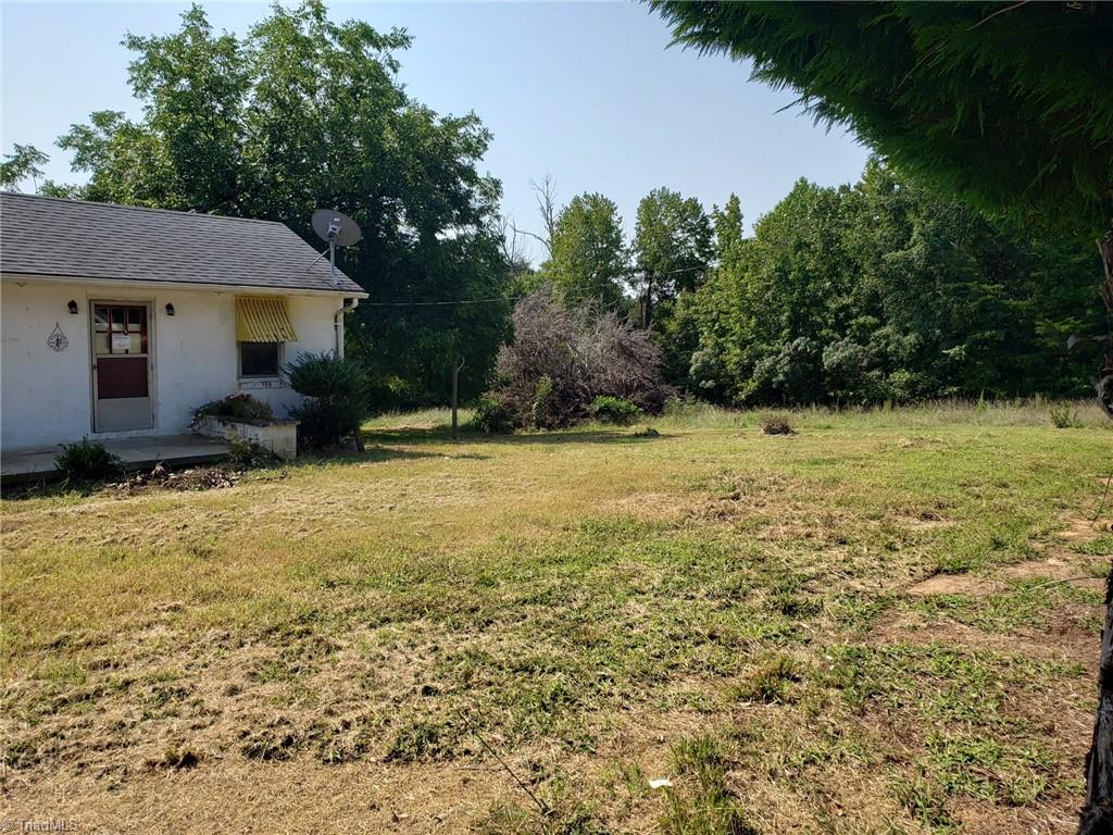 2290 Grooms Road Reidsville, NC 27320 - Photo 11 of 15 Gallery Image 11
