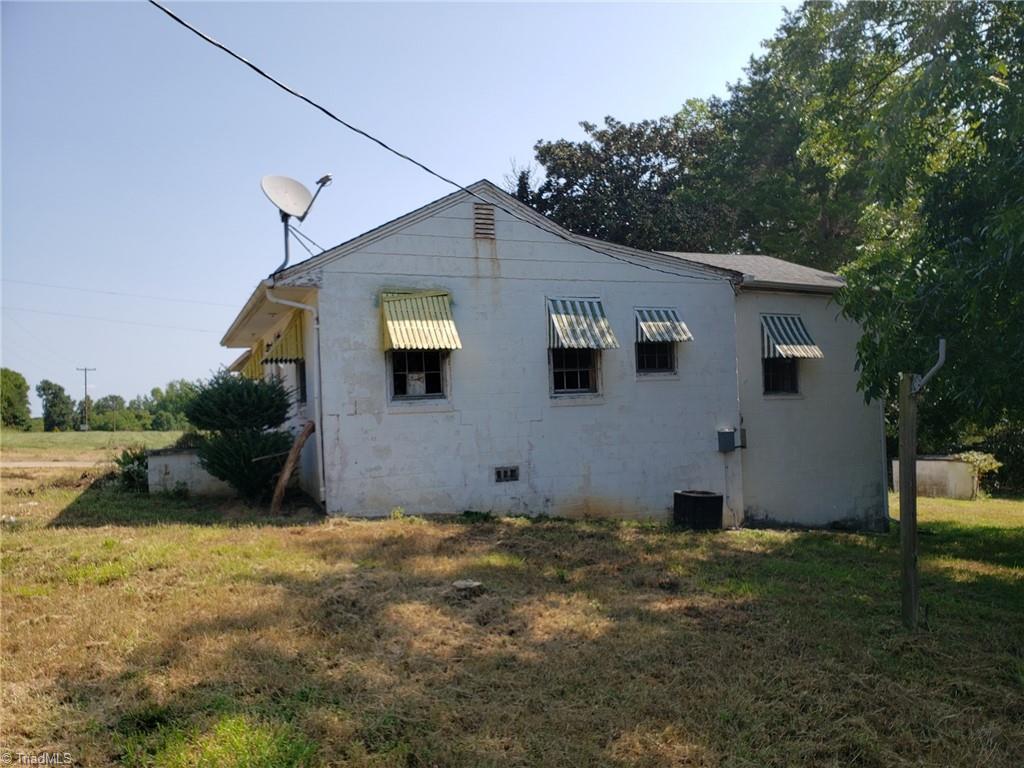 2290 Grooms Road Reidsville, NC 27320 - Photo 13 of 15 Gallery Image 13