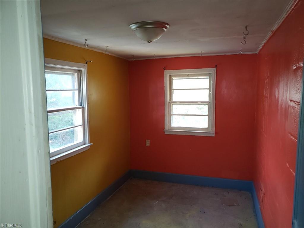 2290 Grooms Road Reidsville, NC 27320 - Photo 8 of 15 Gallery Image 8