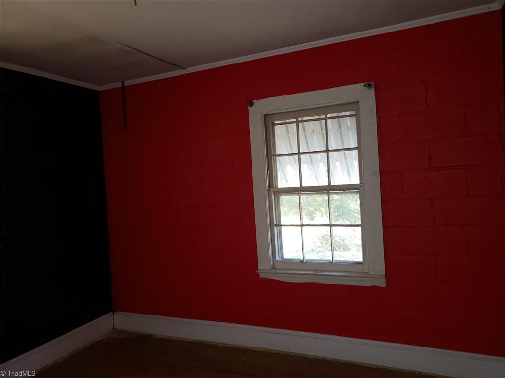 2290 Grooms Road Reidsville, NC 27320 - Photo 10 of 15 Gallery Image 10