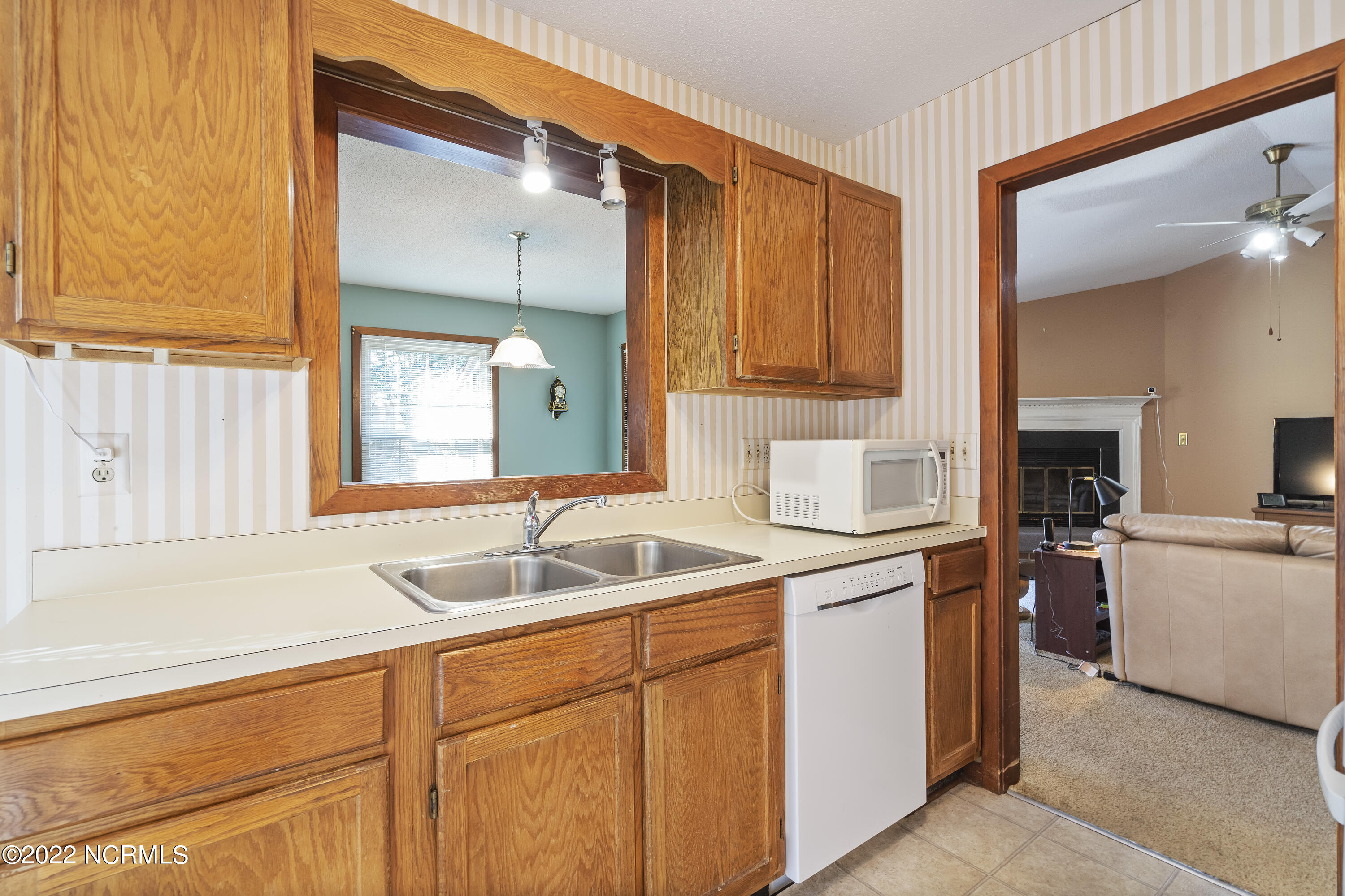 549 Hidden Valley Road Wilmington, NC 28409 - Photo 18 of 83 15_DSC07569