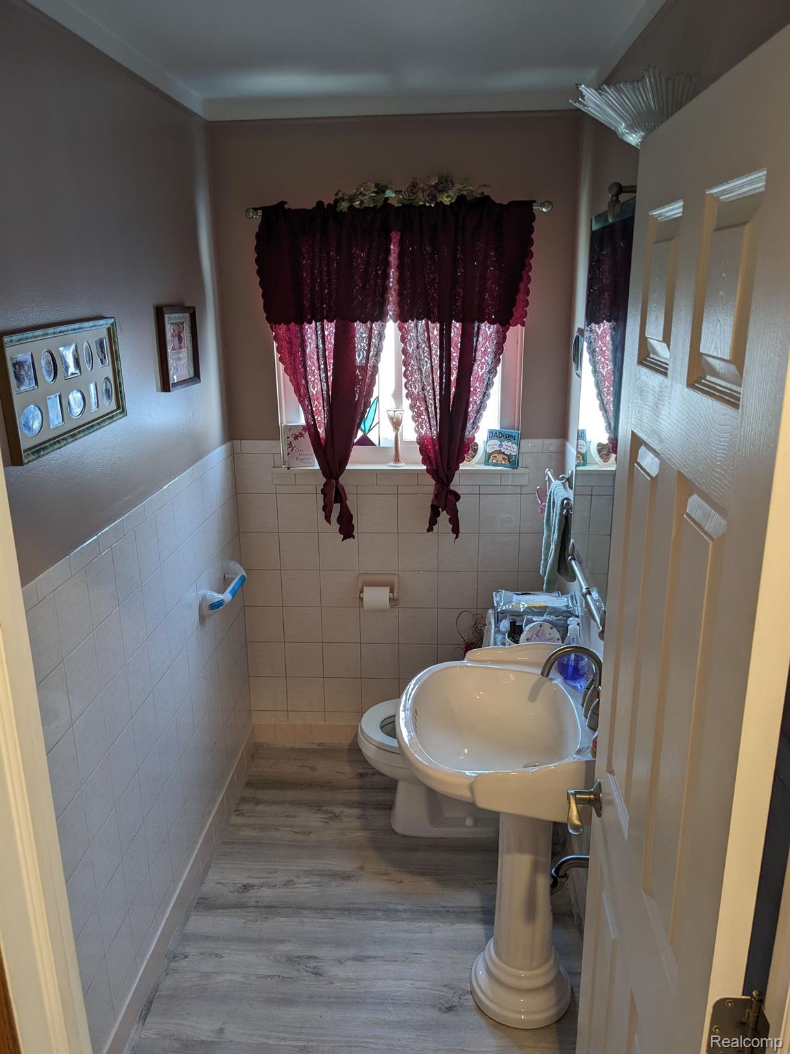4782 Valley Road Trenton, MI 48183 - Photo 3 of 25 Gallery Image 3