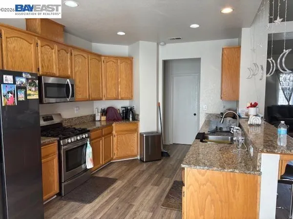 $739,990 | 1551 Autumn Meadow Lane, Tracy, CA 95376