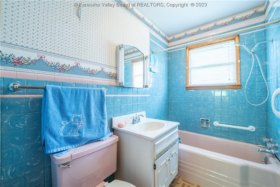 5267 Elk River Road North Elkview, WV 25071 - Photo 10 of 22 Gallery Image 10