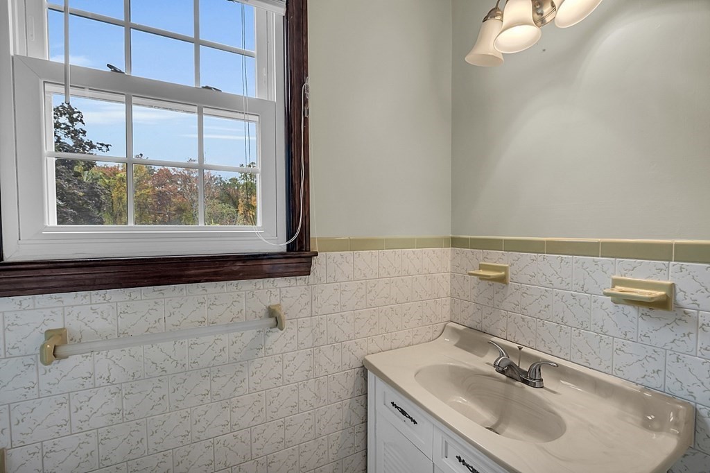 136 Great Road Littleton, MA 01460 - Photo 19 of 34 Gallery Image 19