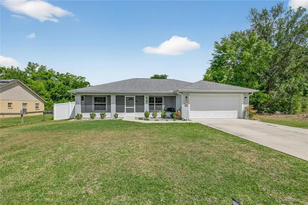 $299,900 | 9343 Southeast 152nd Place, Summerfield, FL 34491