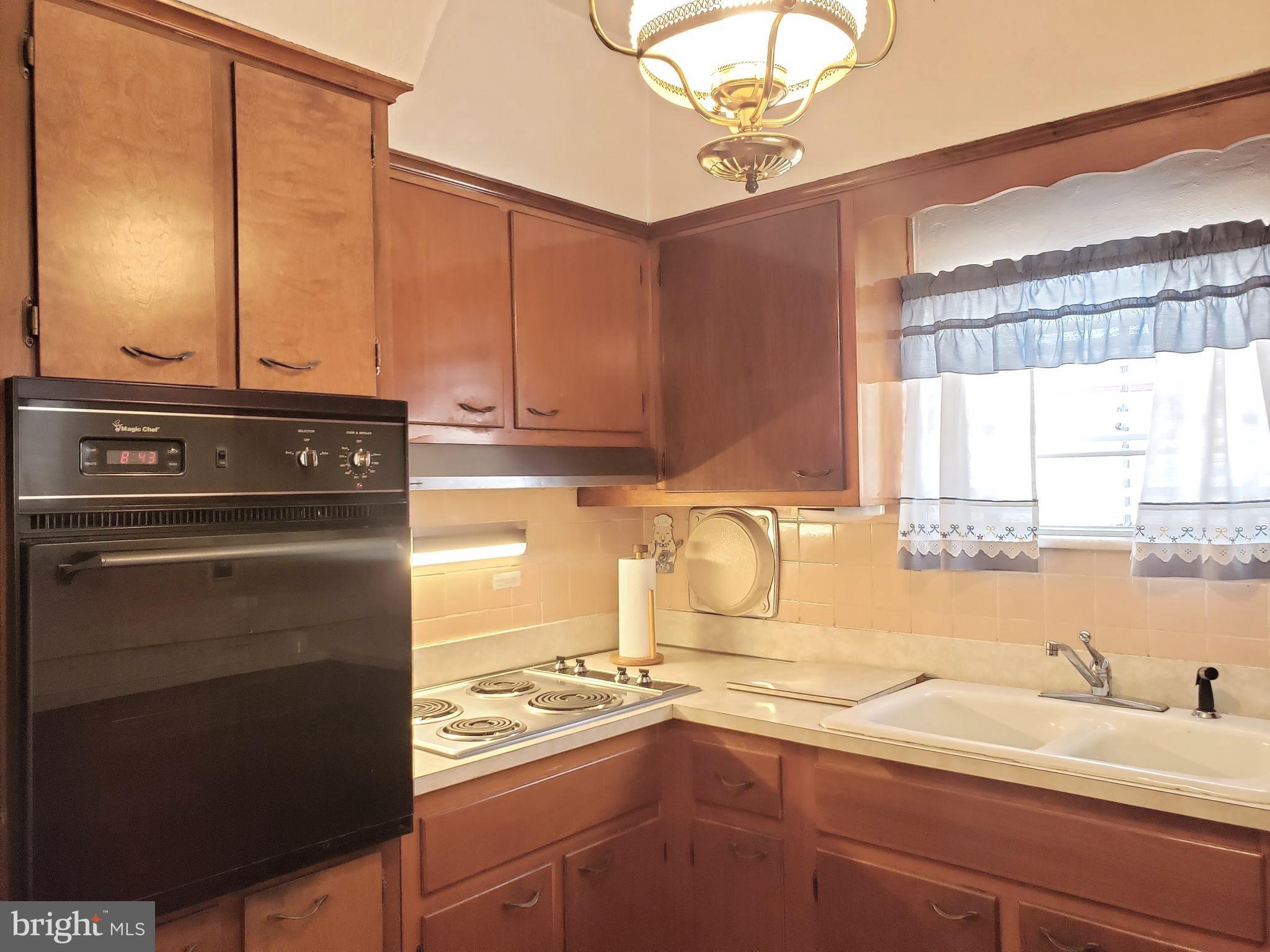 2436 West Ritner Street Philadelphia, PA 19145 - Photo 22 of 64 Full Kitchen