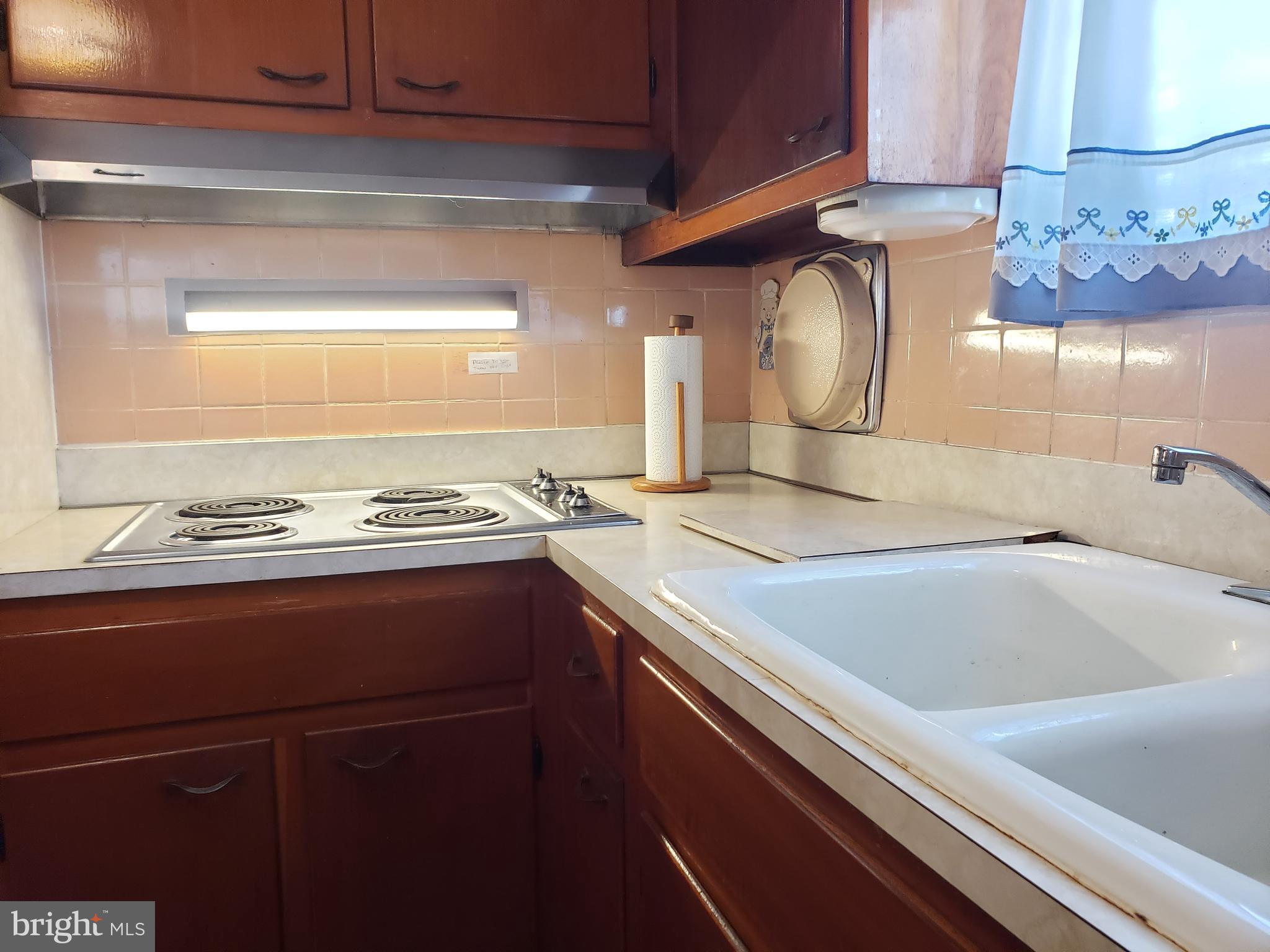 2436 West Ritner Street Philadelphia, PA 19145 - Photo 24 of 64 Full Kitchen