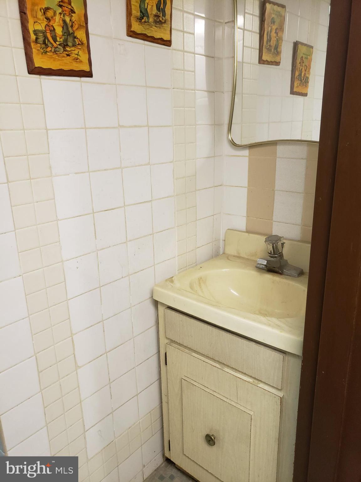 2436 West Ritner Street Philadelphia, PA 19145 - Photo 57 of 64 Basement - Full Bathroom w/ shower stall