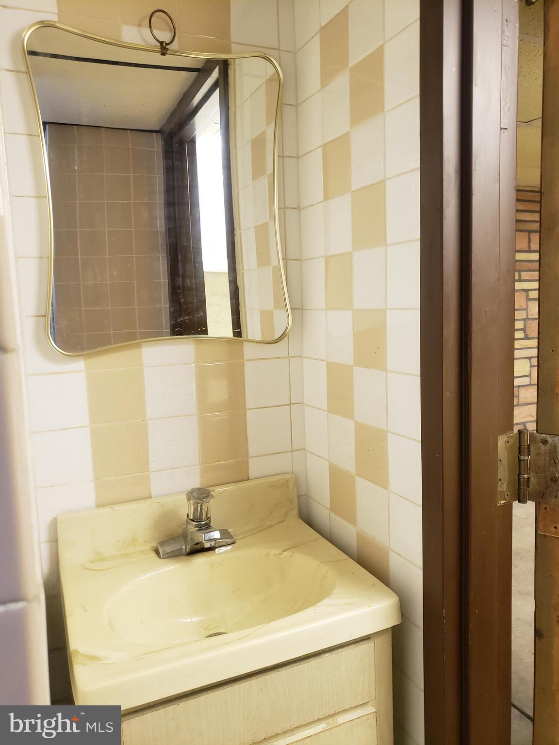 2436 West Ritner Street Philadelphia, PA 19145 - Photo 58 of 64 Basement - Full Bathroom w/ shower stall