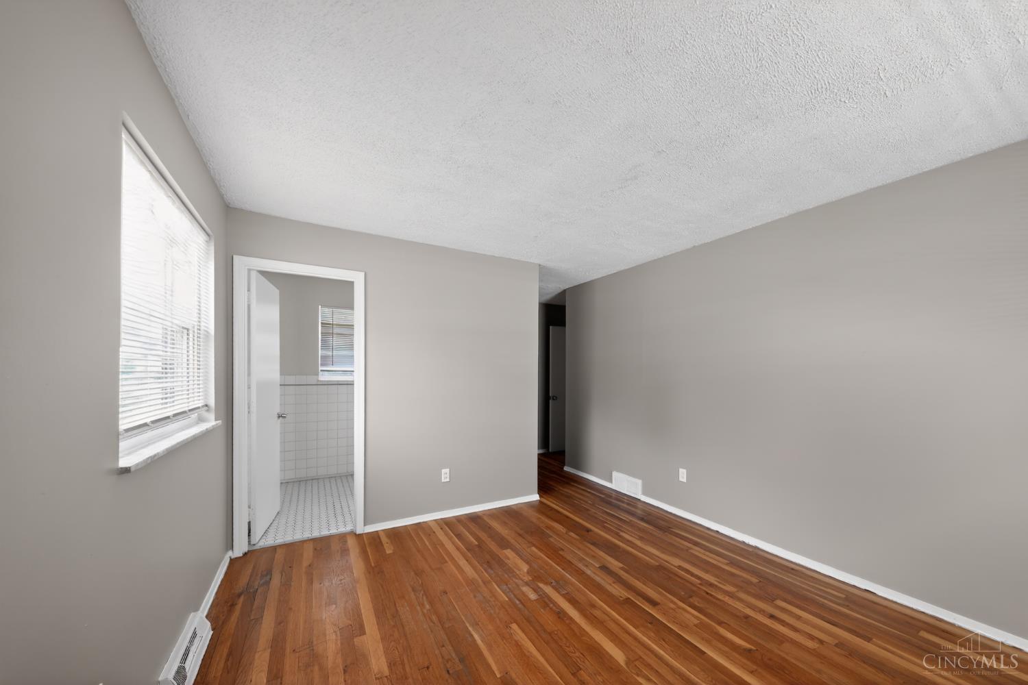 5511 Muddy Creek Road Cincinnati, OH 45238 - Photo 11 of 29