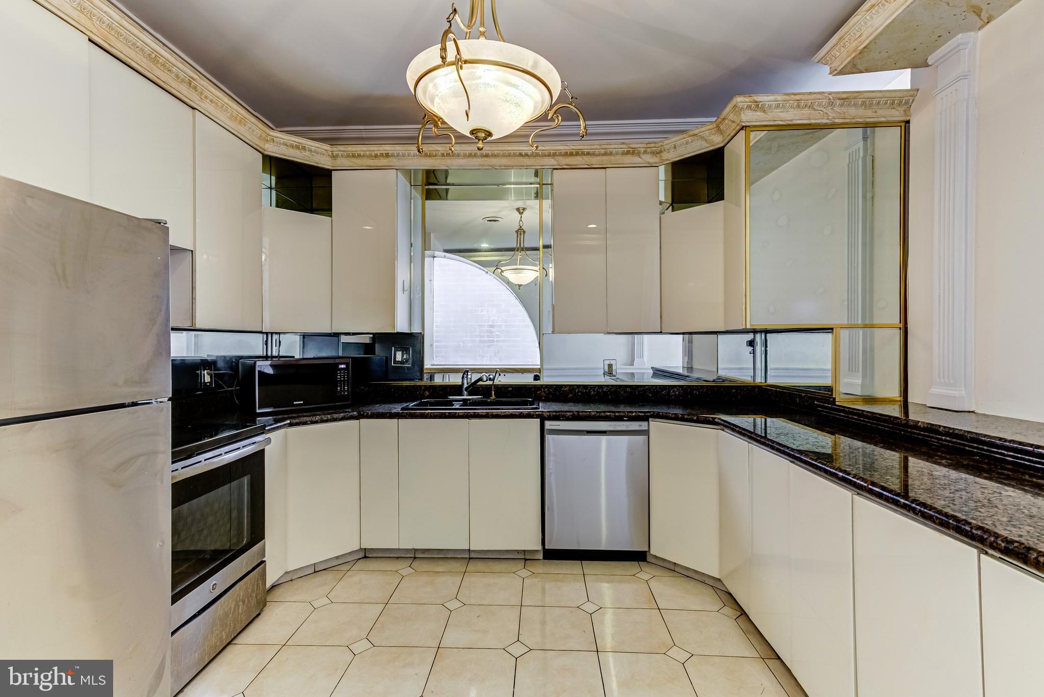 1825 South Broad Street, Unit 2 Philadelphia, PA 19148 - Photo 4 of 31