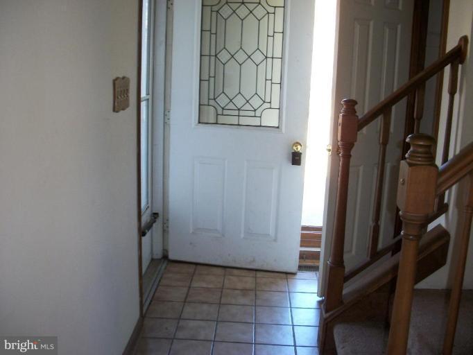1943 Fairfax Road Annapolis, MD 21401 - Photo 12 of 27 Entrance / Foyer