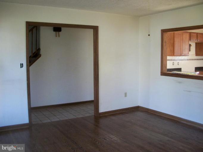1943 Fairfax Road Annapolis, MD 21401 - Photo 15 of 27 Living Room #3